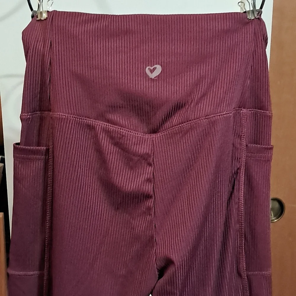 Active USA Ribbed Maroon Leggings - Picture 8 of 8